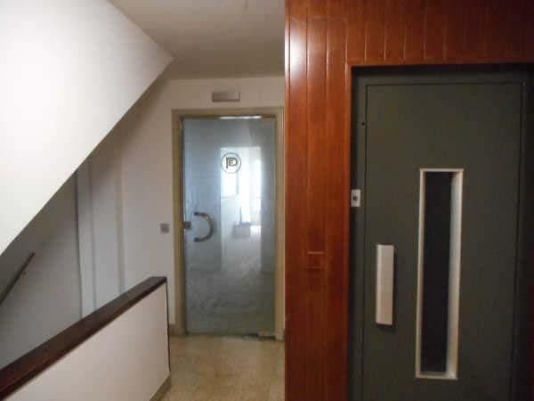 Oficina en venda a Centro - Areal