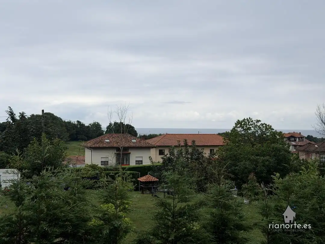 Jardí de Casa o xalet en venda en Llanes amb Calefacció, Jardí privat i Terrassa