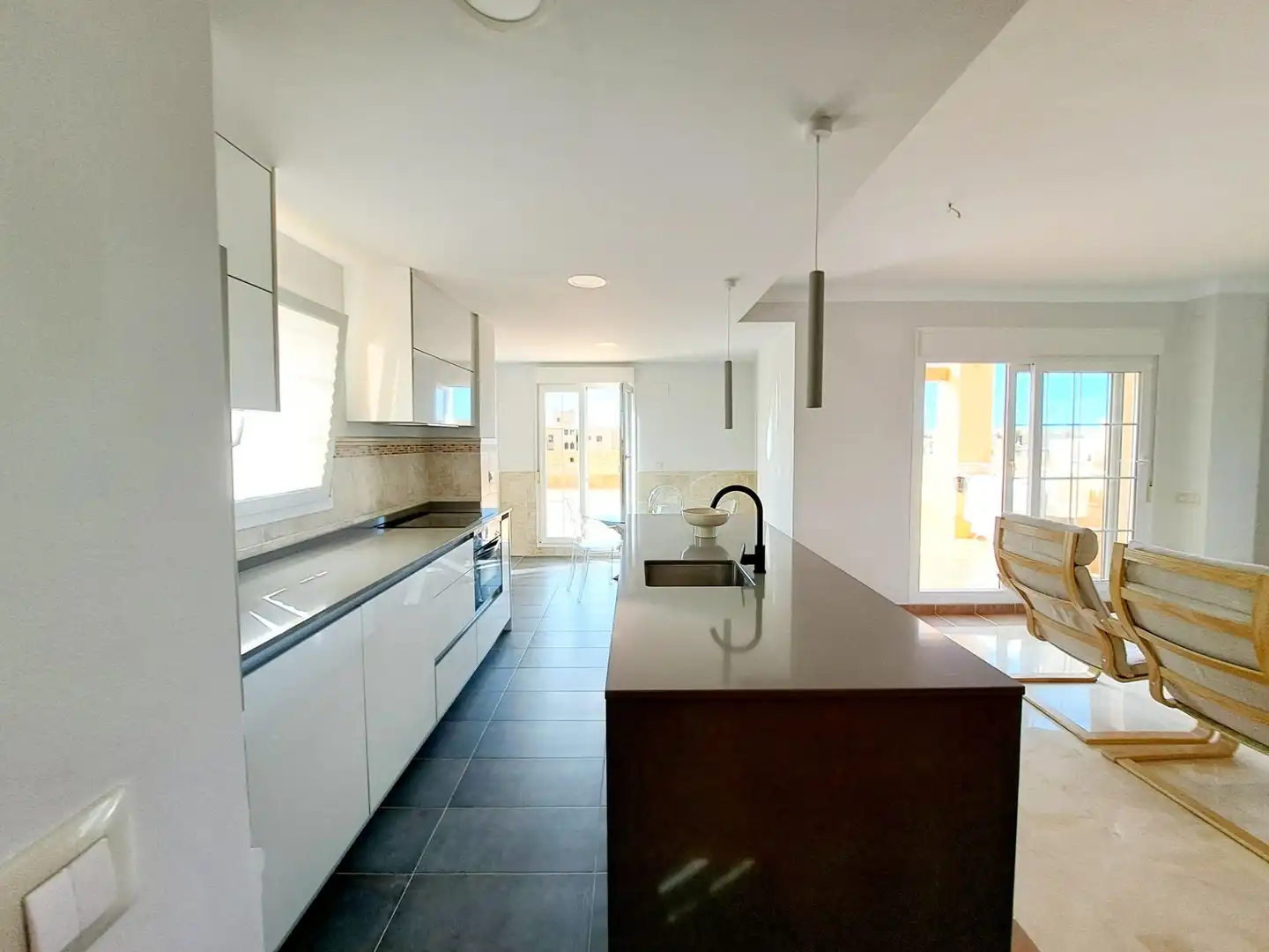 Cocina de Ático en venta en Ayamonte con Terraza y Piscina comunitaria
