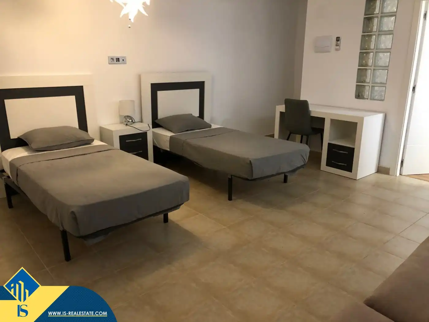 Schlafzimmer von Haus oder Chalet zur Miete in Torrevieja mit Klimaanlage, Terrasse und Schwimmbad