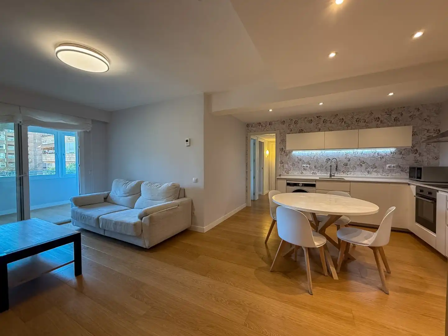 Living room of Flat for rent in Madrid  with Air Conditioner, Heating and Terrace