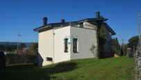 Vista exterior de Casa o xalet en venda en San Cibrao das Viñas amb Terrassa i Balcó