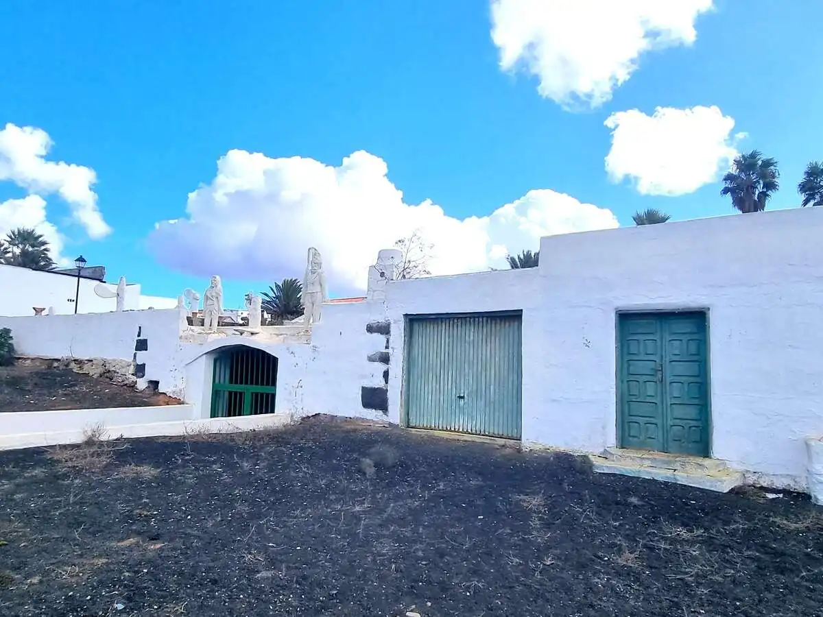 Finca rústica en venta en Villa de Teguise