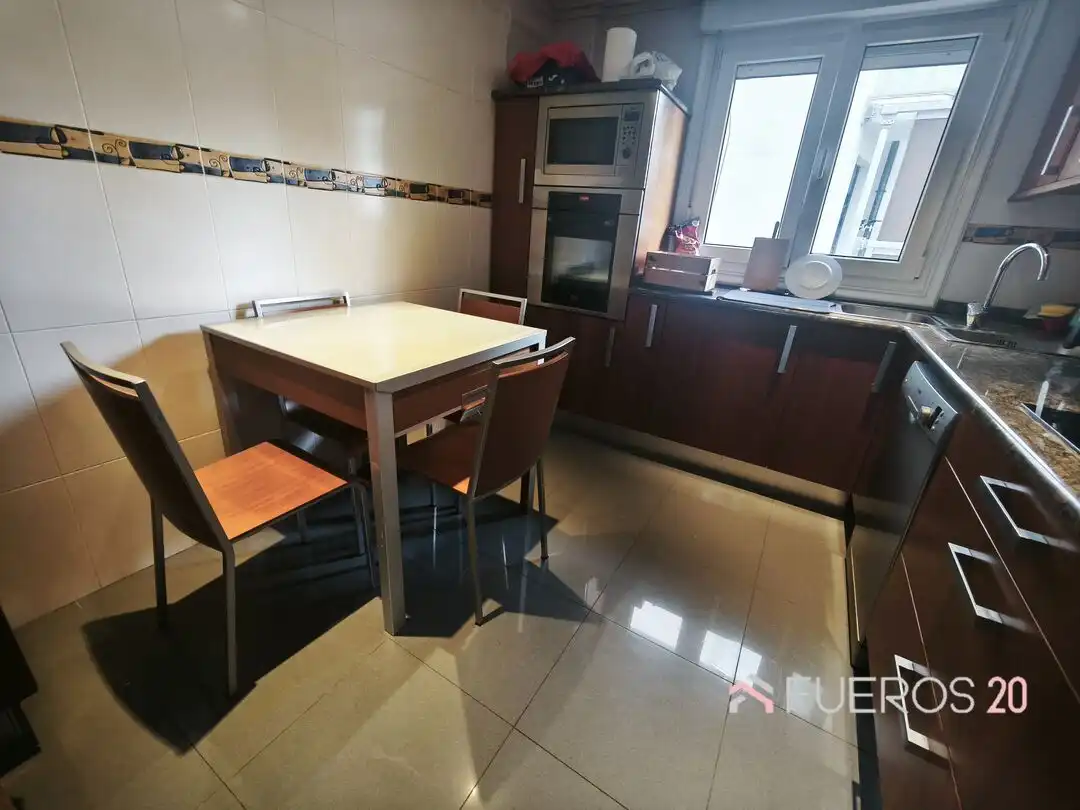 Küche von Wohnung zur Miete in Barakaldo  mit Heizung