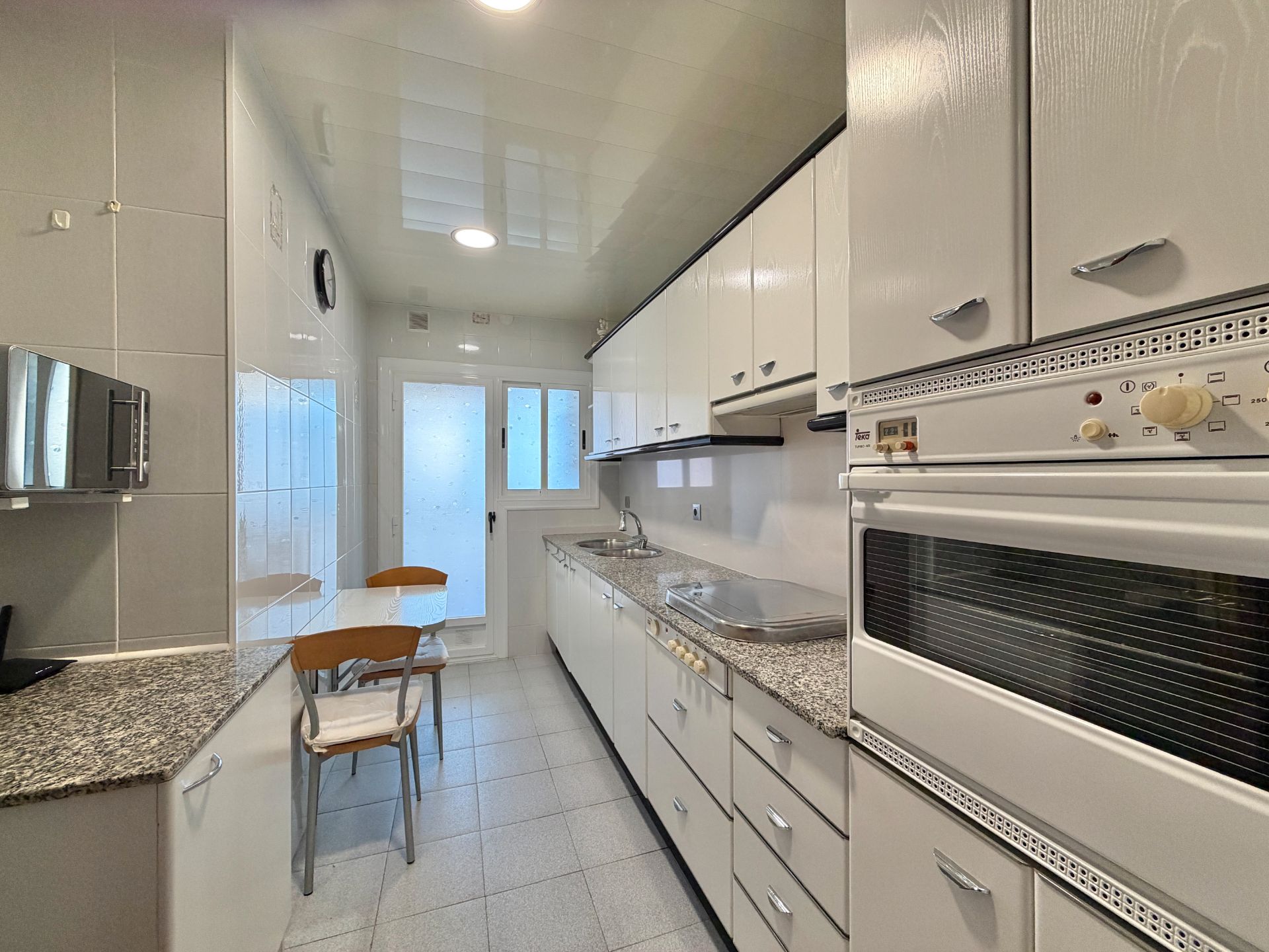 Kitchen of Flat for rent in Castelldefels  with Air Conditioner, Heating and Oven