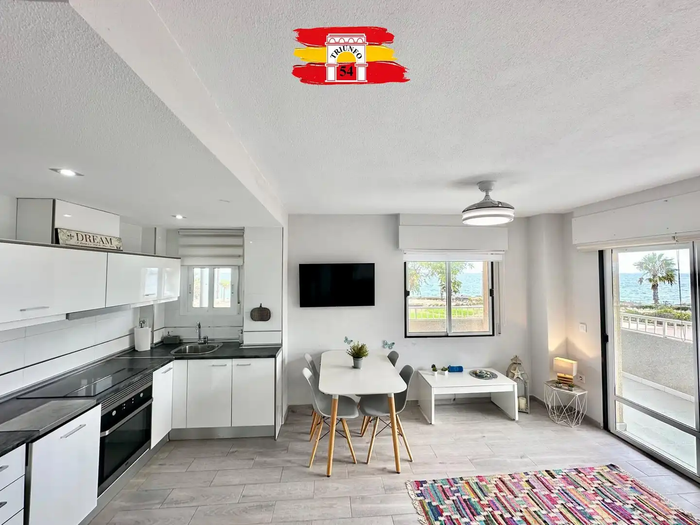 Sala d'estar de Planta baixa en venda en Pilar de la Horadada amb Terrassa, Moblat i Balcó