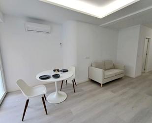 Sala d'estar de Estudi de lloguer en  Valencia Capital amb Aire condicionat i Moblat