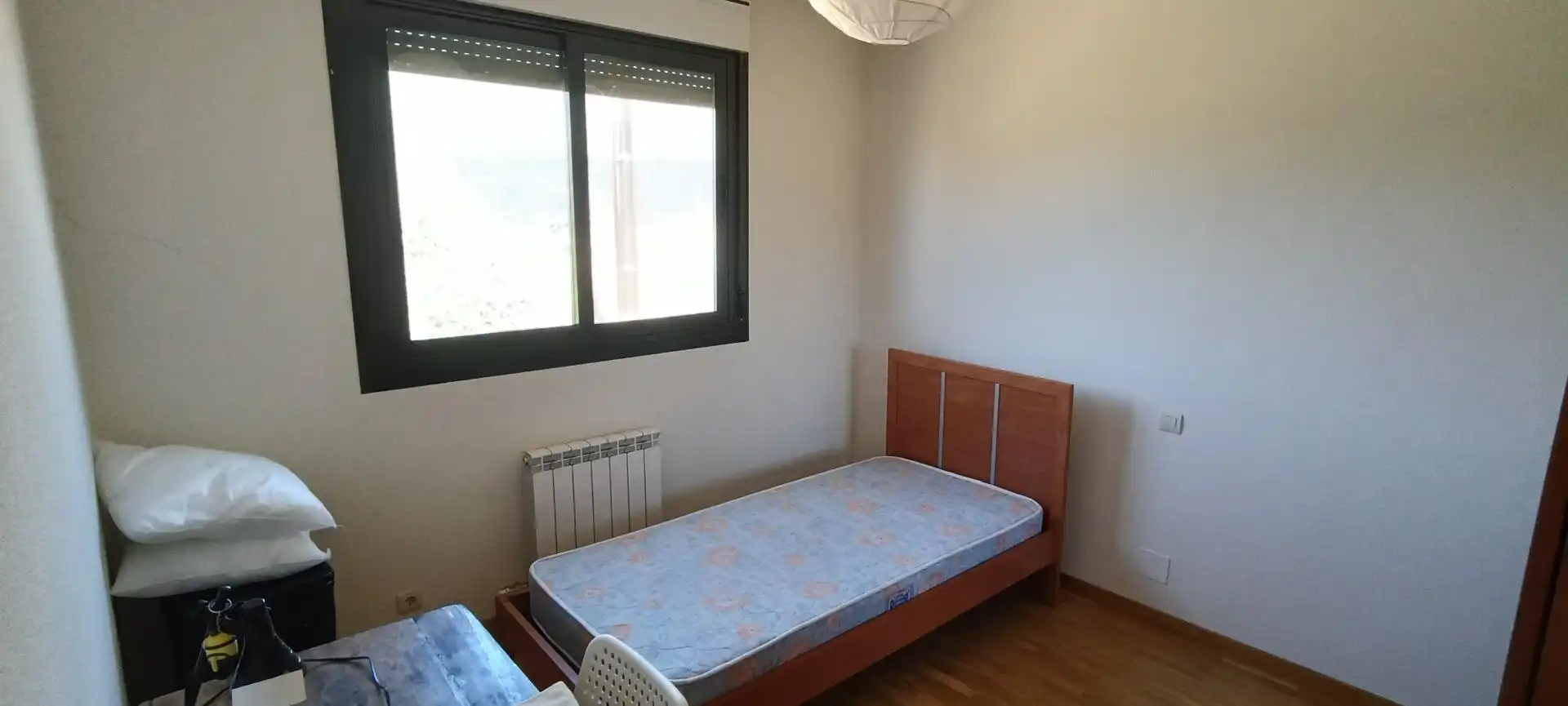 Schlafzimmer von Einfamilien-Reihenhaus zum Verkauf in Cogollos mit Heizung und Privatgarten