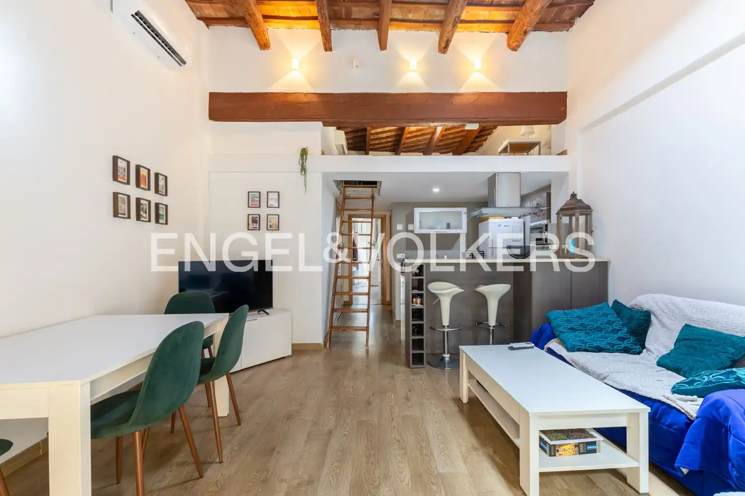 Wohnzimmer von Wohnung zum Verkauf in Valencia mit Klimaanlage, Heizung und Balkon