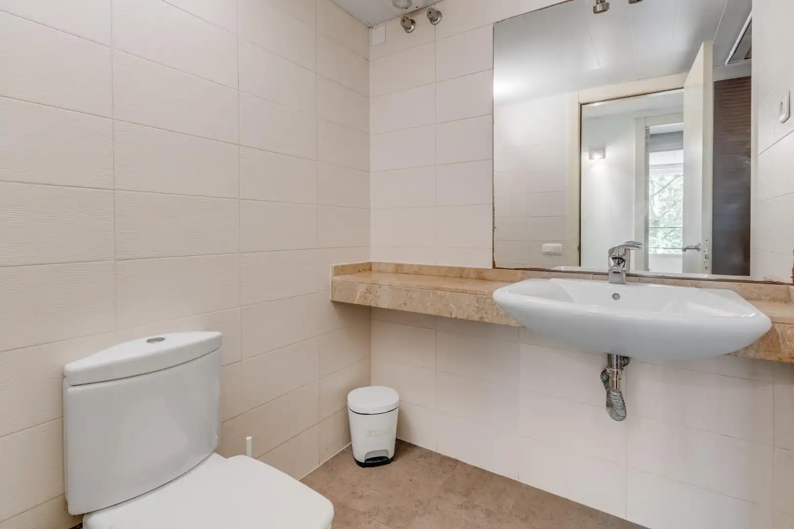 Baño de Piso en venta en Sant Adrià de Besòs con Aire acondicionado, Calefacción y Parquet