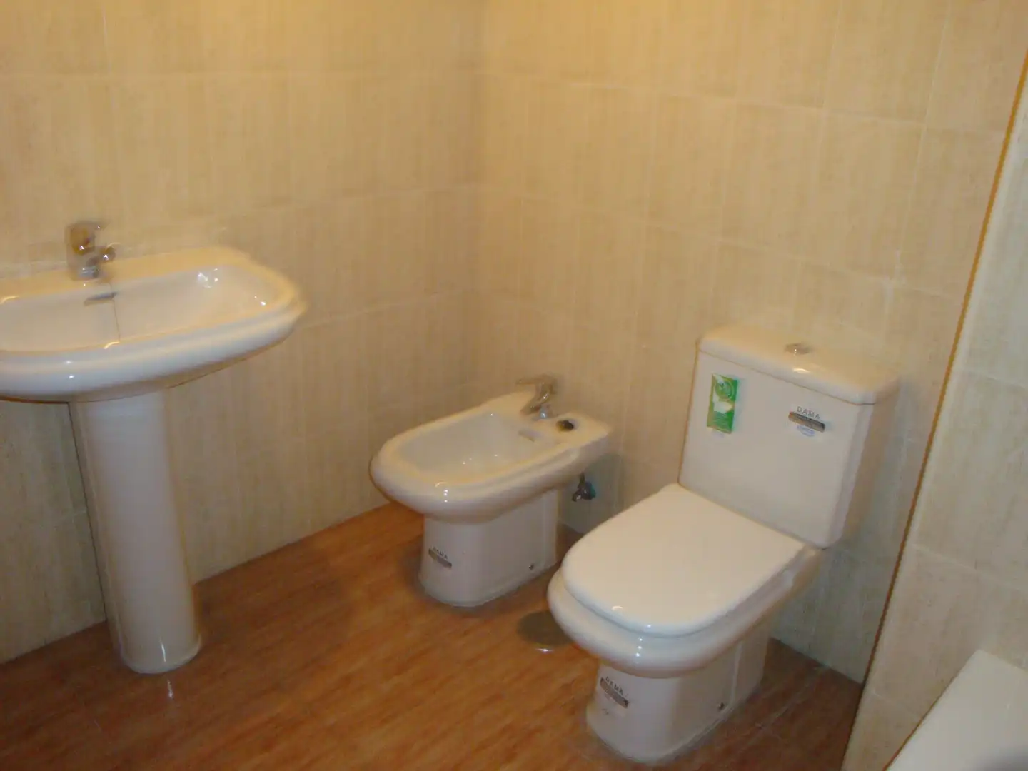 Bathroom of Flat for sale in Madrid  with Air Conditioner, Heating and Parquet flooring