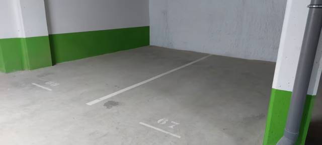 Garaje en Venta en Carrer Joaquim Amat-Piniella en La Clota