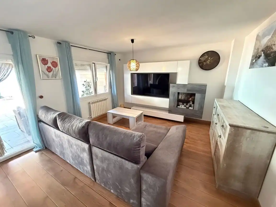 Sala d'estar de Casa o xalet en venda en Tórtola de Henares amb Calefacció i Terrassa