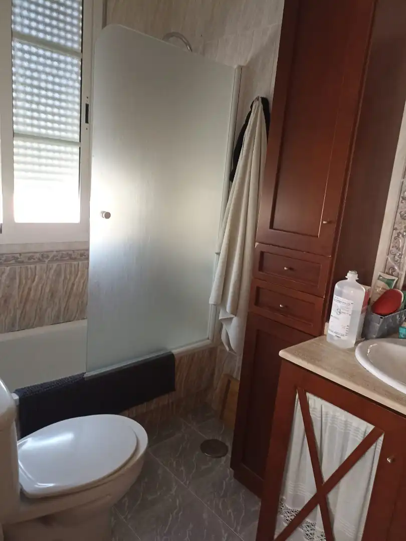 Bany de Pis en venda en Fuente Palmera amb Aire condicionat, Calefacció i Terrassa