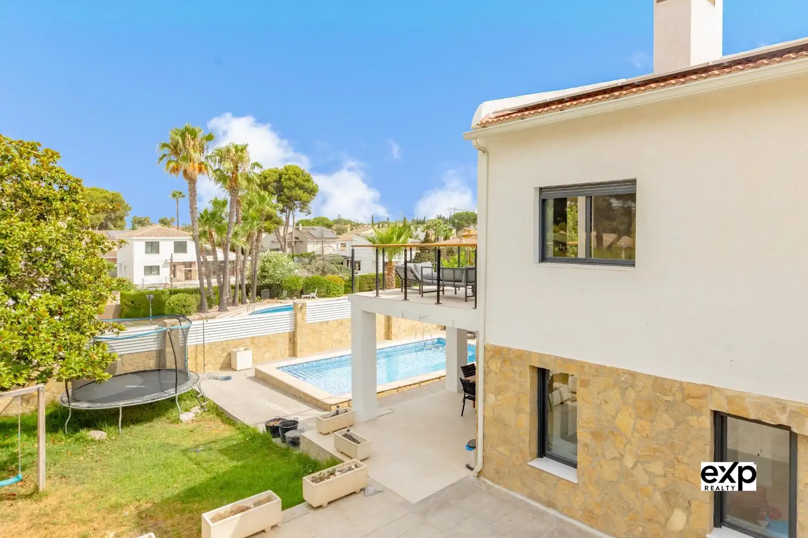 Vista exterior de Casa o chalet en venta en L'Eliana con Aire acondicionado, Calefacción y Jardín privado