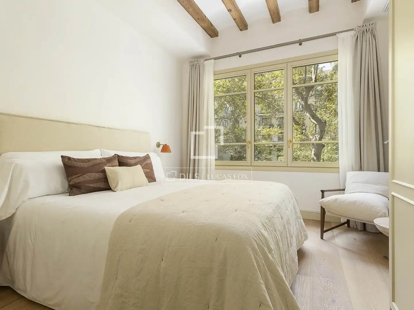 Bedroom of Flat for sale in Barcelona  with Air Conditioner, Heating and Parquet flooring
