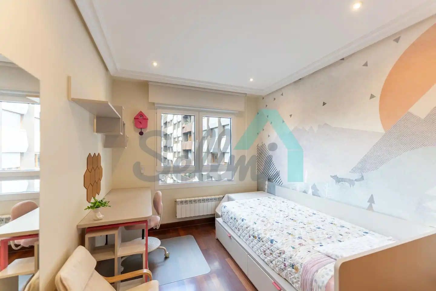 Bedroom of Flat for rent in Oviedo   with Heating, Parquet flooring and Furnished