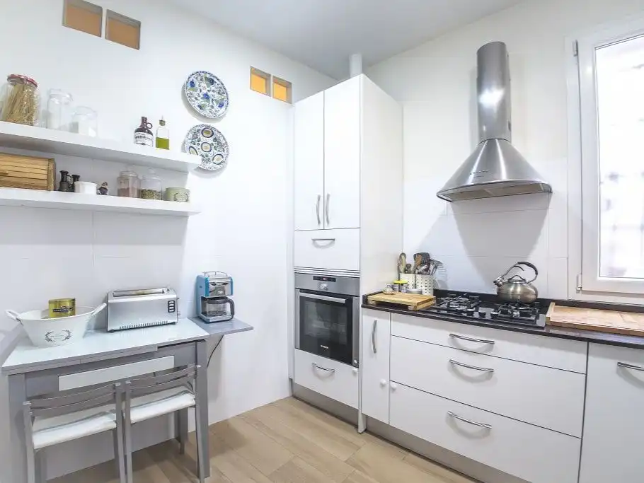 Cocina de Apartamento de alquiler en Lloret de Mar con Aire acondicionado, Parquet y Trastero