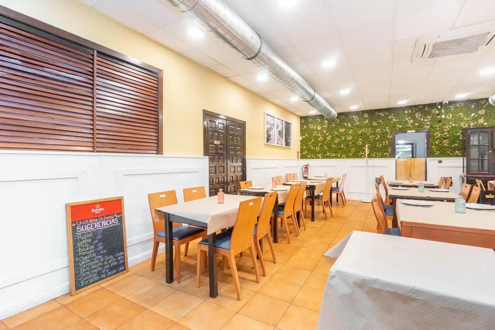 Local en venta en Gijón  con Amueblado