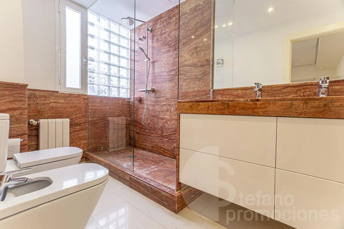 Badezimmer von Dachboden zur Miete in Málaga mit Klimaanlage, Heizung und Parkett