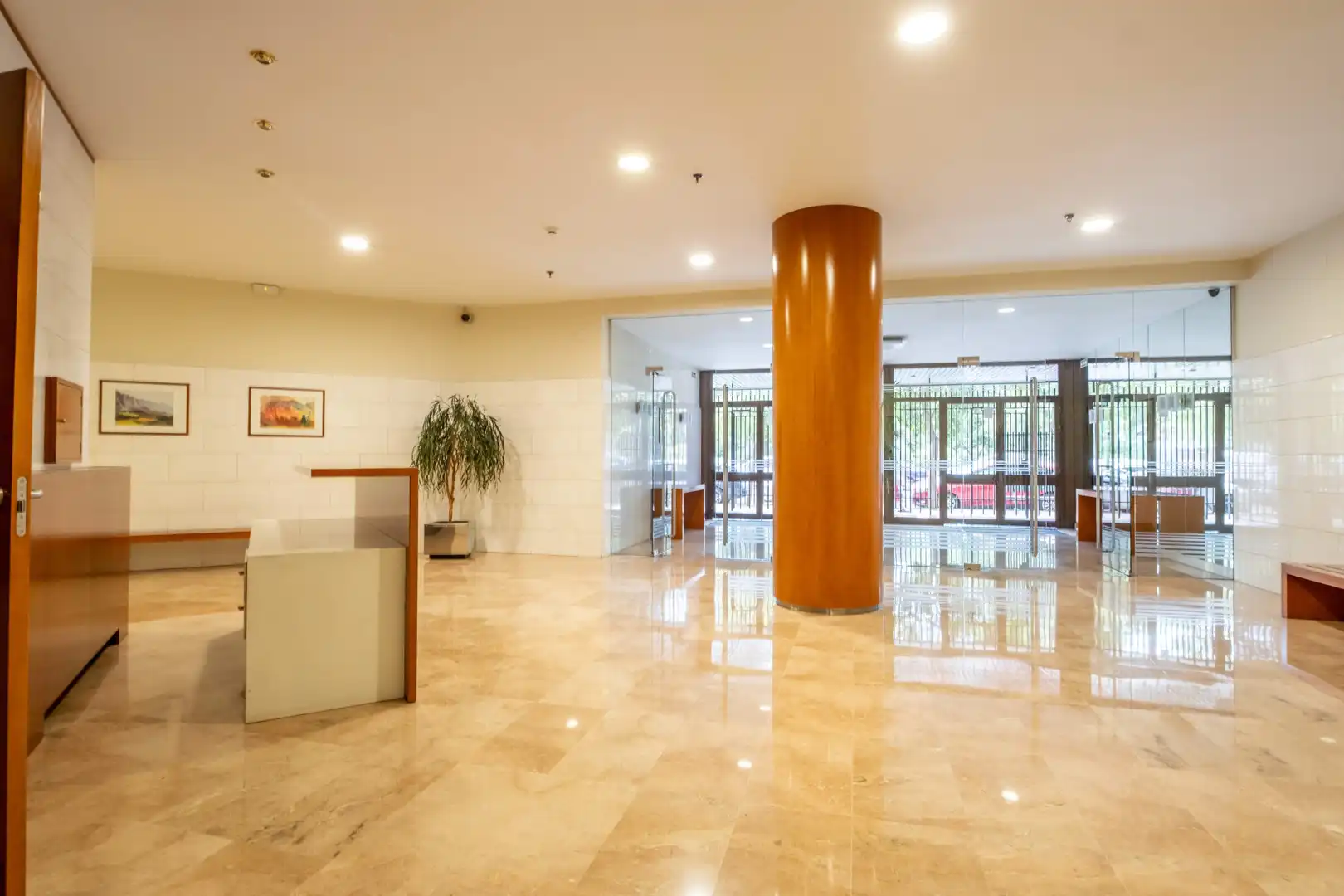 Wohnung zum Verkauf in Zaragoza mit Klimaanlage, Heizung und Parkett