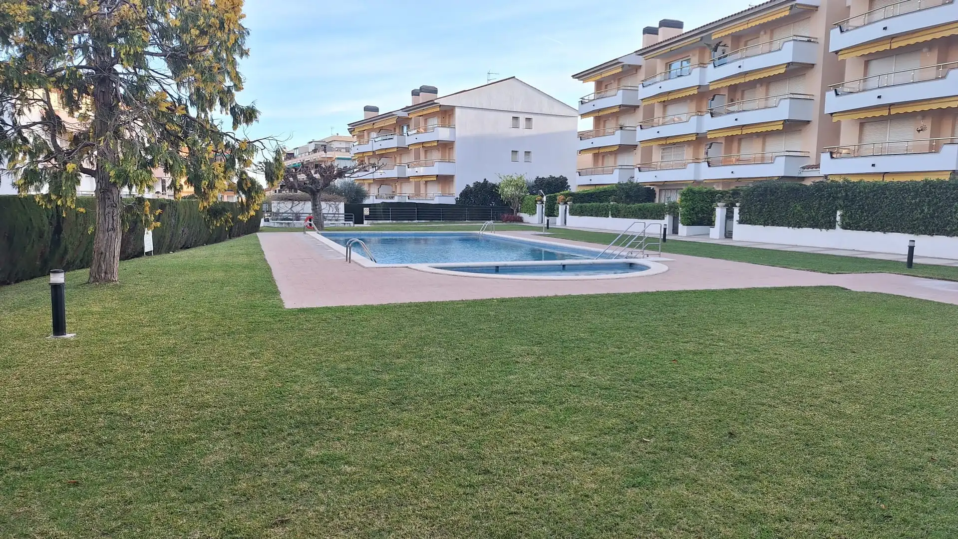 Piscina de Apartamento de alquiler en El Vendrell con Calefacción y Jardín privado