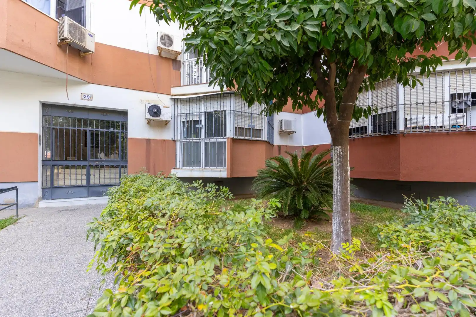 Vista exterior de Piso en venta en Sevilla