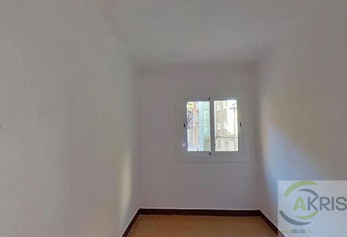 Dormitori de Planta baixa en venda en  Barcelona Capital