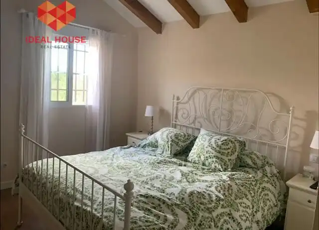Dormitori de Finca rústica en venda en Villacastín amb Jardí privat, Terrassa i Moblat