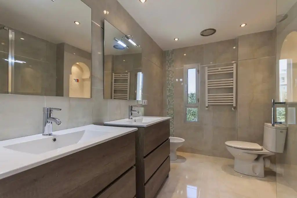Bathroom of Apartments for sale in  Palma de Mallorca  with Air Conditioner, Heating and Parquet flooring