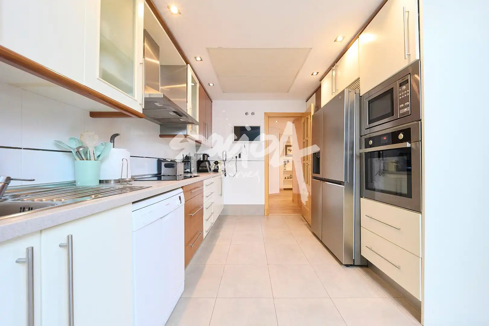Küche von Dachboden zum Verkauf in Majadahonda mit Heizung, Terrasse und Abstellraum