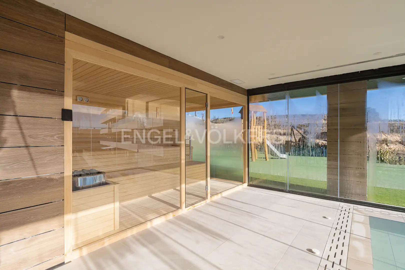 Terrasse von Wohnung zur Miete in La Moraleja mit Klimaanlage, Heizung und Privatgarten