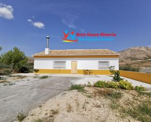 Vista exterior de Finca rústica en venda en Vélez-Blanco amb Terrassa