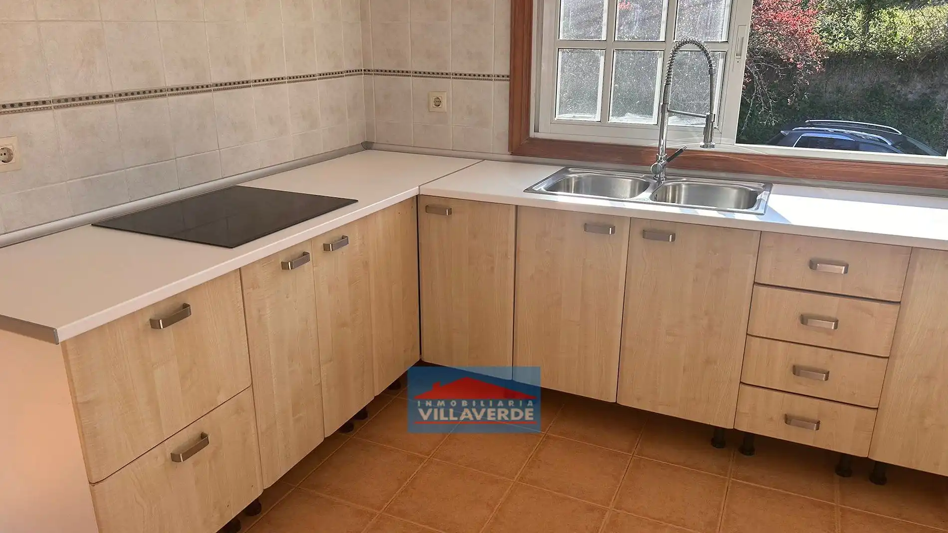 Cuina de Casa o xalet en venda en Cangas 