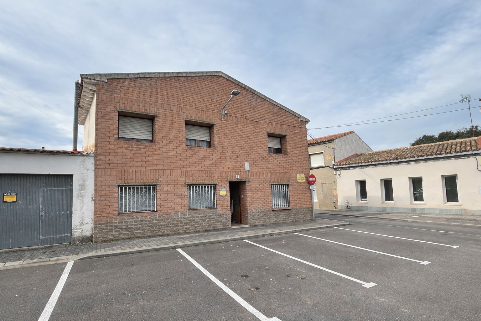 Exterior view of Houses for sale in Nuez de Ebro  with Heating and Storage room