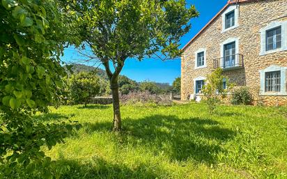 Vista exterior de Casa o xalet en venda en Alfoz de Lloredo amb Jardí privat