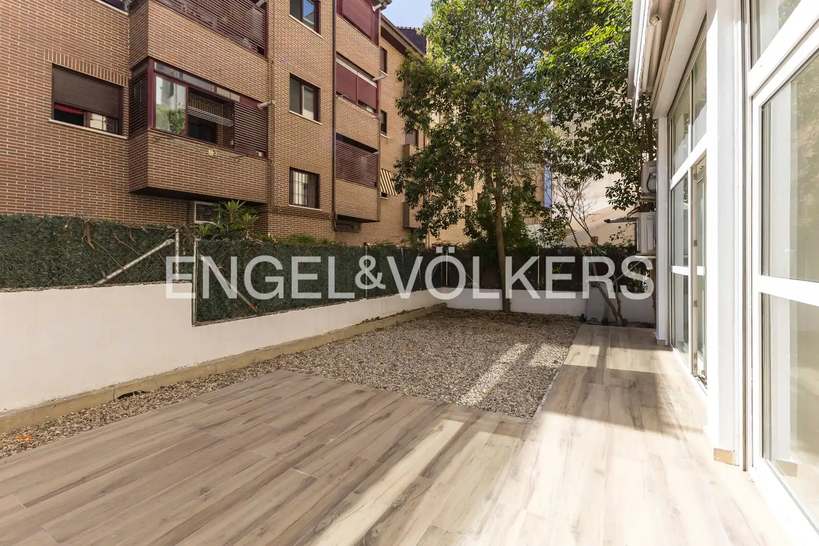 Terrassa de Pis en venda en Madrid amb Calefacció, Jardí privat i Terrassa
