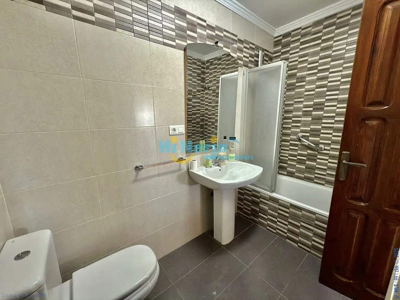 Apartamento con piscina en venta en Torre del Mar, imagen 19