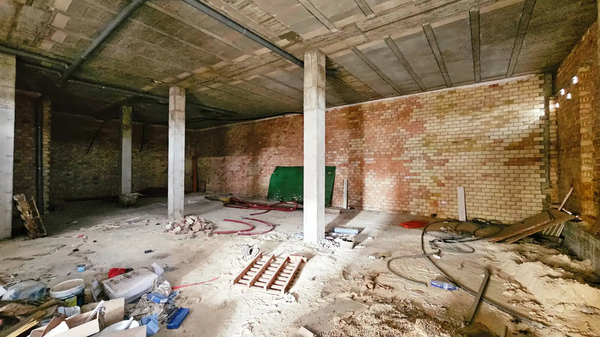 Local comercial en venta en Avenida de la Feria 1, imagen 2