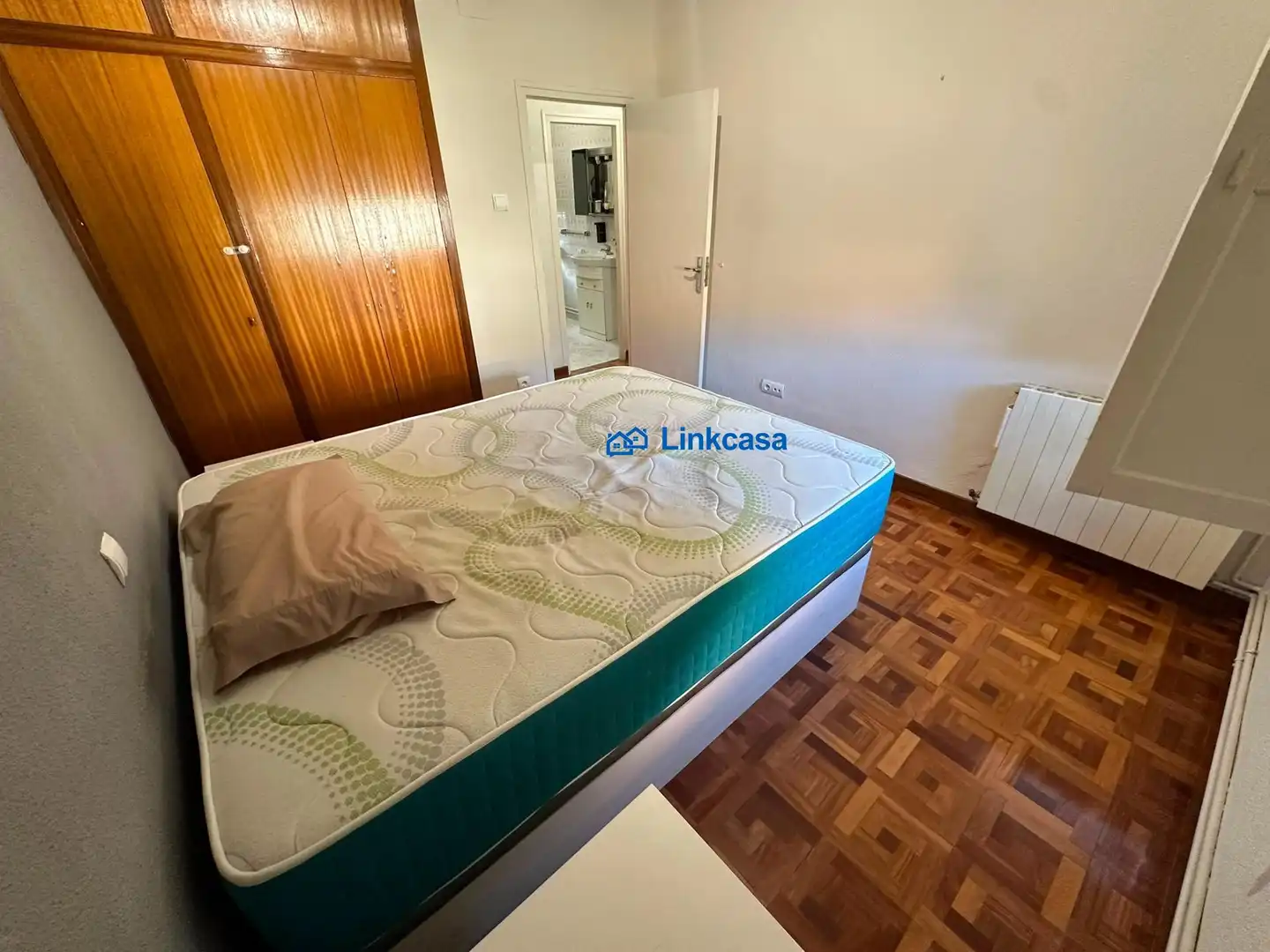Habitación de Piso en venta en Madrid con Calefacción, Parquet y Terraza