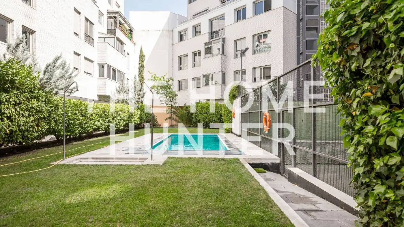Exterior view of Flat for rent in Madrid  with Air Conditioner, Heating and Private garden