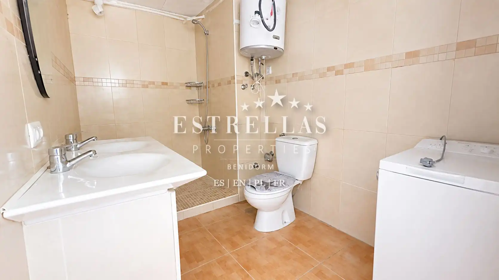 Bathroom of Apartments for sale in Benidorm  with Air Conditioner, Swimming Pool and Furnished