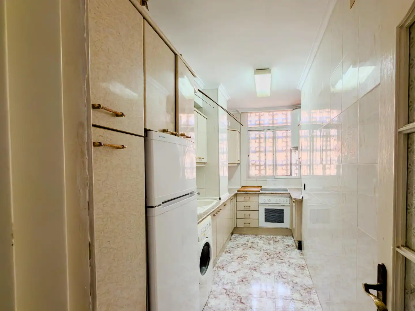 Cuina de Apartament en venda en Fuengirola amb Aire condicionat, Terrassa i Moblat