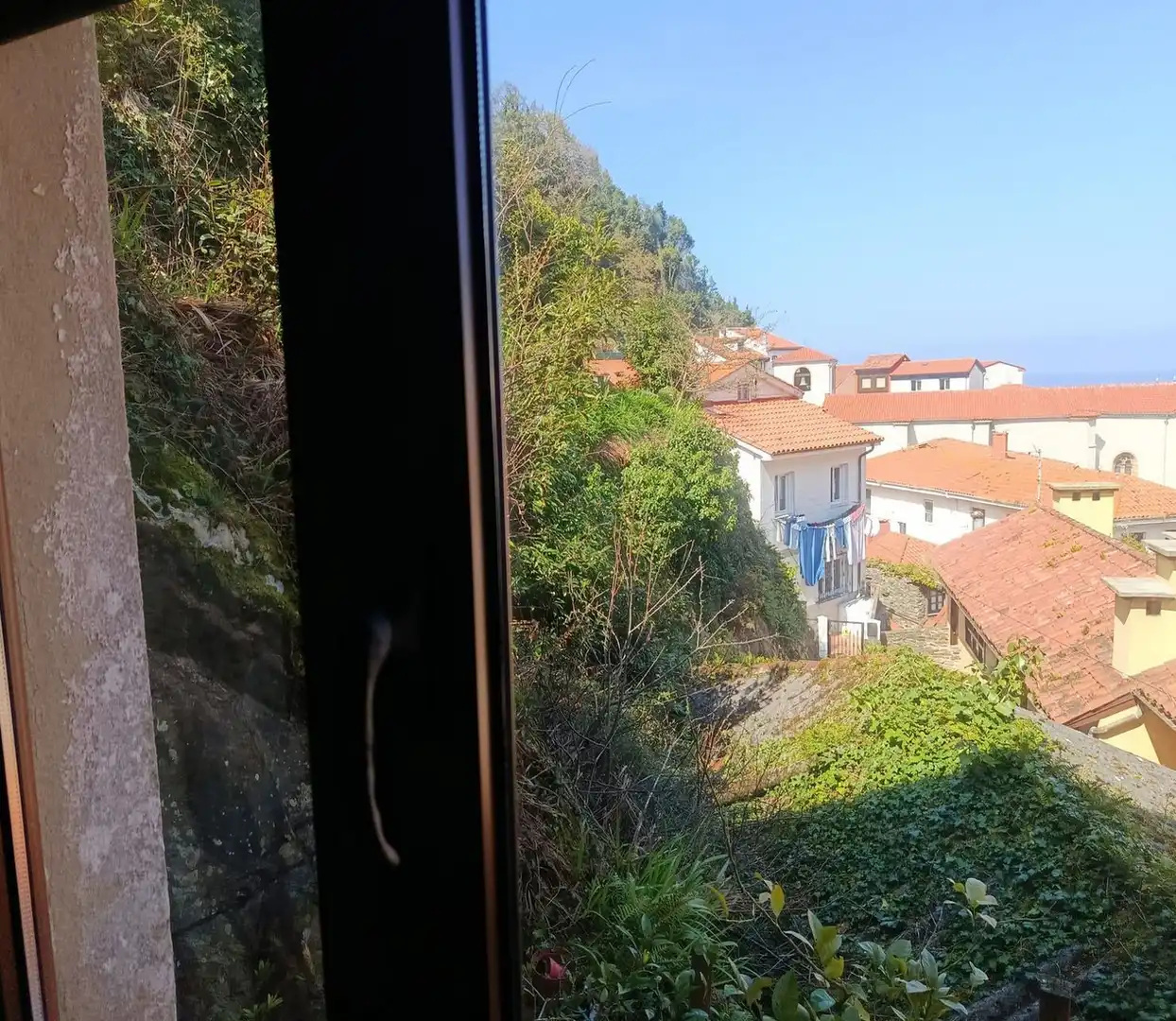 Vista exterior de Piso en venta en Cudillero con Amueblado, Horno y Lavadora