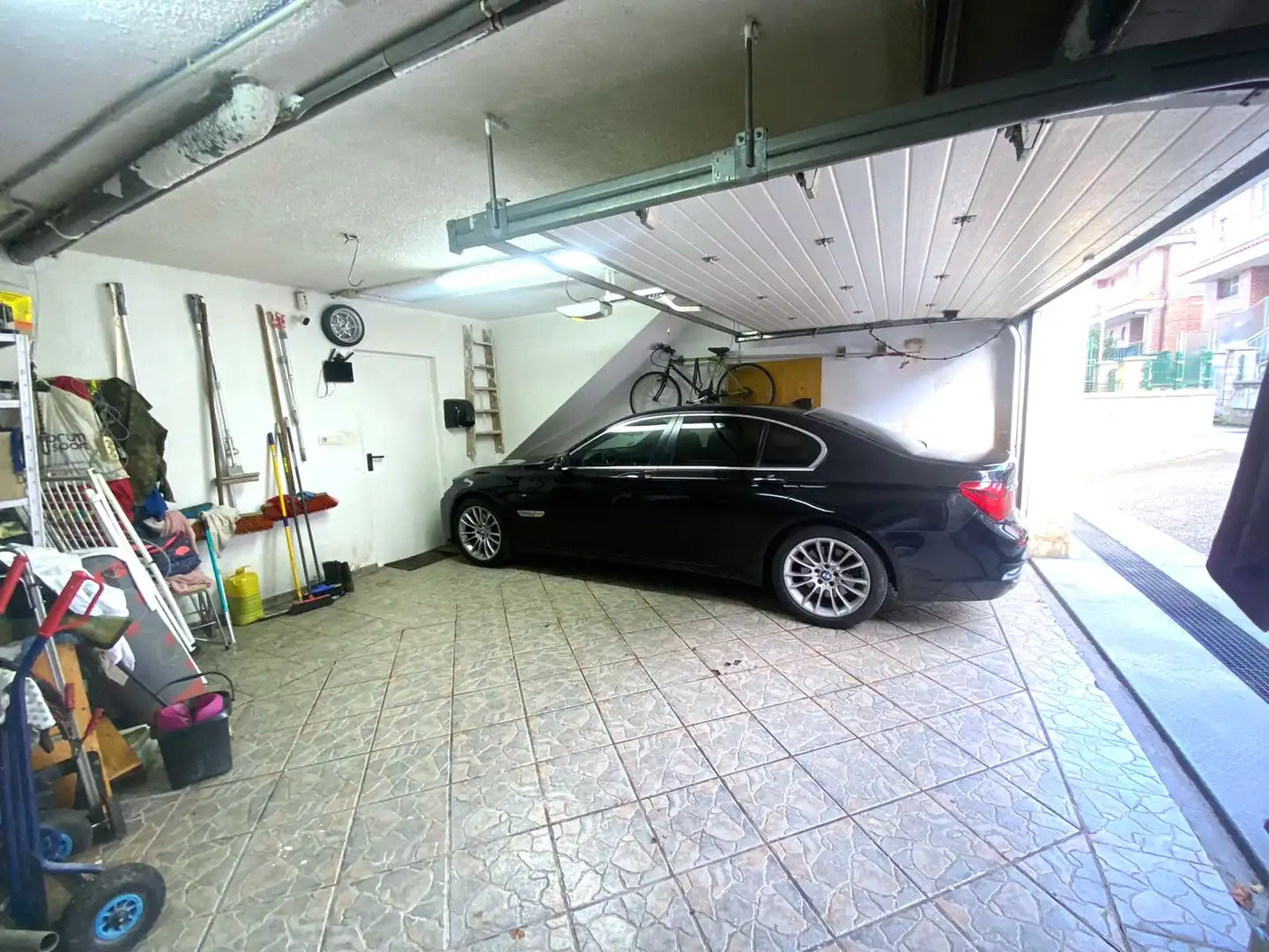 Parking de Casa o chalet en venta en Castro-Urdiales con Calefacción, Jardín privado y Terraza