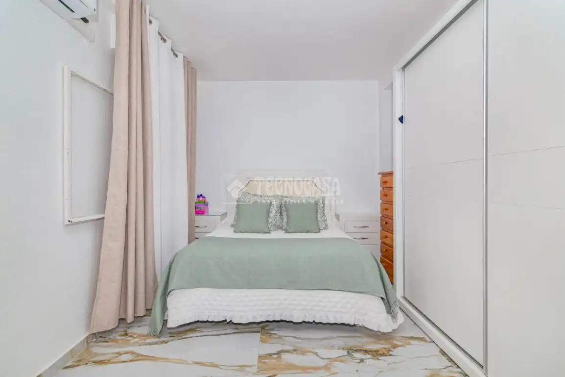 Habitación de Piso en venta en Lucena con Aire acondicionado y Calefacción