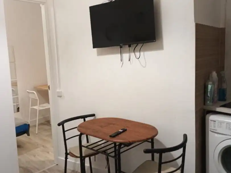 Studio with lift to rent in d arago 160, imagen 4