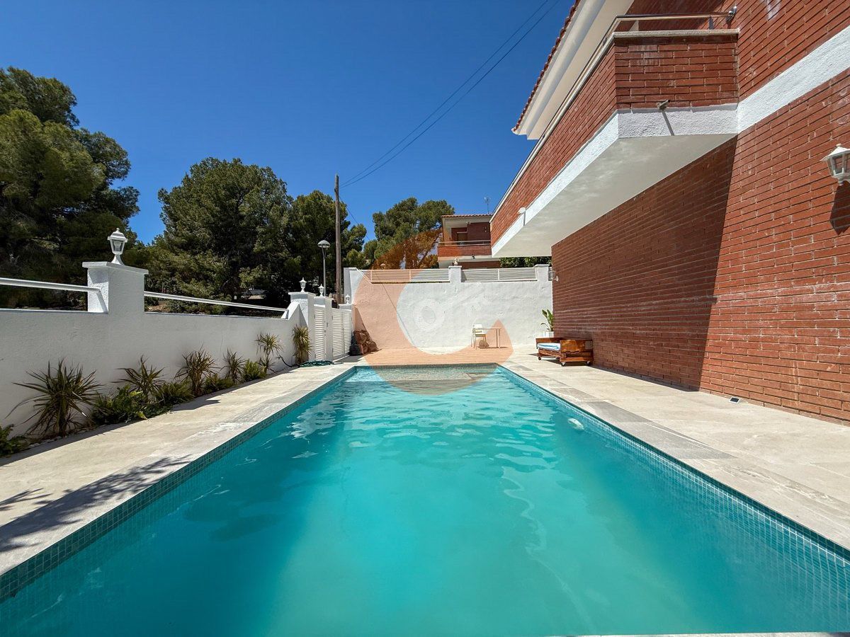 Swimming pool of House or chalet for sale in Cunit  with Private garden and Terrace