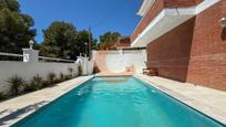 Piscina de Casa o xalet en venda en Cunit amb Jardí privat, Terrassa i Piscina