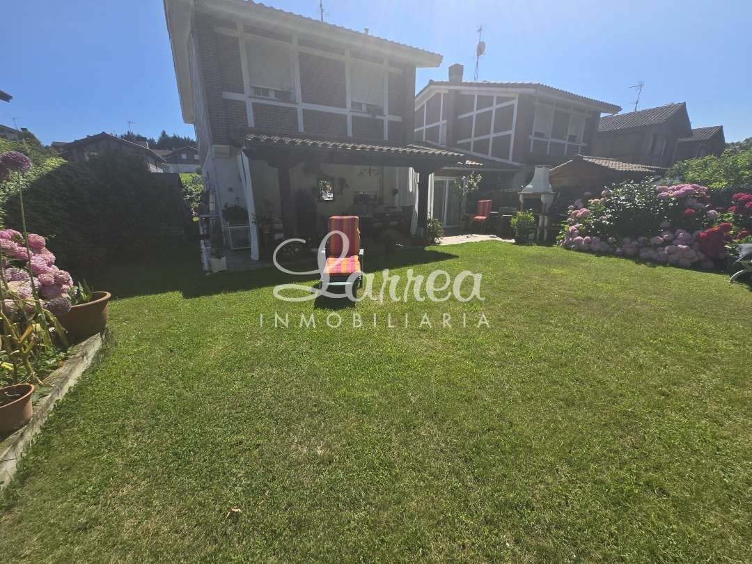 Jardí de Casa o xalet en venda en Amorebieta-Etxano amb Calefacció, Jardí privat i Balcó